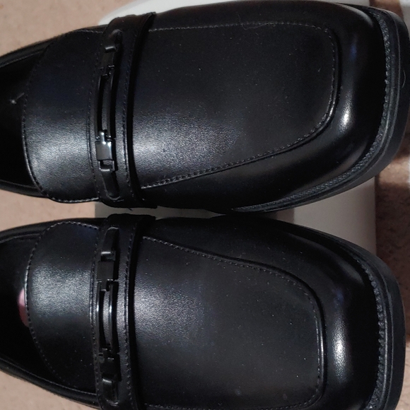 Perry Ellis Boys Size 4 Dress shoes Black - Picture 1 of 2